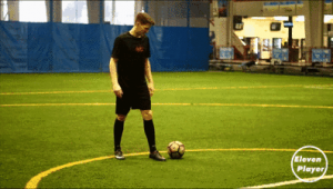 足球射门时支撑脚能否弯曲，其中门道你知道多少？