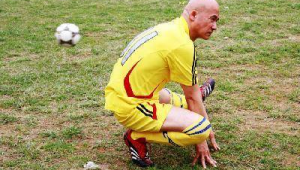 50多岁的女性还能踢足球吗?探索年龄背后的运动可能