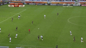 踢足球能空翻吗？原因及技巧解析