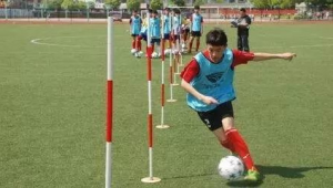 练足球有小技巧吗？探索足球训练中的那些实用小窍门