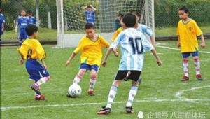 高中足球青训：成绩是否是衡量其成效的关键要素