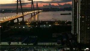 占足球场位置是否违法？解析相关法律边界与实际情况