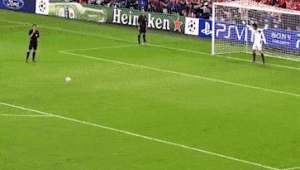 足球点球停顿射门是否犯规：规则解读与争议探讨