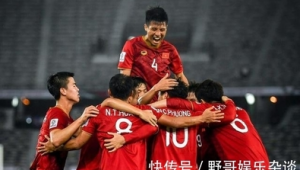 足球场上，奇迹能否降临？是未知悬念，还是终将上演的热血篇章？