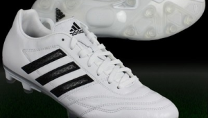 足球鞋能否充当钉鞋？看看它们之间的区别与联系