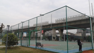 足球场有大门吗现在还有吗