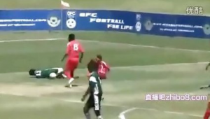 足球比赛中无意踩脚算犯规吗？探讨这一争议判罚情况