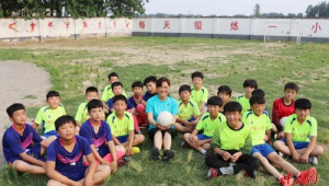孩子小学毕业学足球合适吗？开启别样运动之旅，快来探讨！