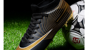 足球球鞋跑步穿合适吗男