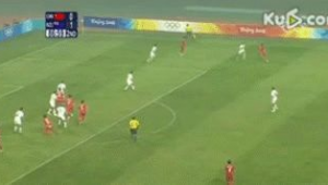 中国足球今晚迎关键战，胜利曙光能否冲破重重迷雾？