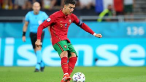 C罗推荐:足球好踢吗?探索C罗眼中足球的魅力与挑战