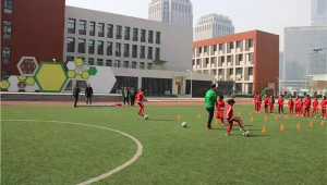 德州有足球特长的学校吗