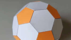 2022足球是手工制作的吗