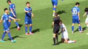 足球不按套路停球犯规吗？规则判定背后的思考与探讨