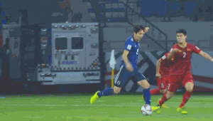 足球打到手就是手球吗？深度剖析规则边界与争议判罚