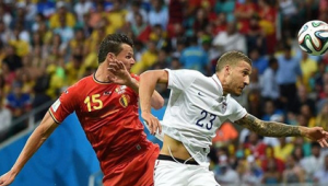 足球现役队员限制年龄吗