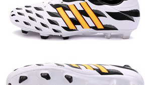 足球鞋平底儿童推荐，哪款是孩子在球场上的最佳之选？