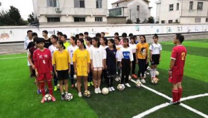 哪名足球教练曾是物理老师，背后故事引关注