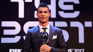C罗获世界足球先生年份全记录，辉煌成就背后的传奇之路