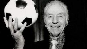 足坛是否有身披24号战袍的知名球星？