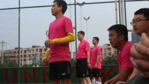 高中足球队帅哥多吗?探秘绿茵场上的青春颜值密码