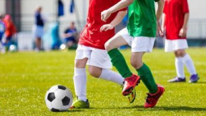 个子高踢足球有优势吗？探究其中奥秘