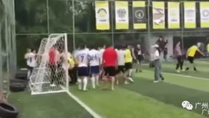 足球犯规吹哨后进球是否算数，规则解读与争议探讨