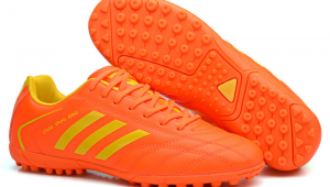 买足球鞋买大一码合适吗?一文带你了解其中门道