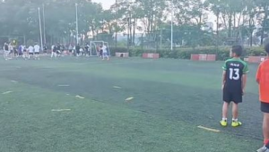 足球场不让飞盘进入吗？背后真相与争议引发思考