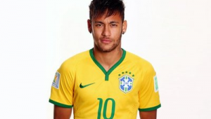 足球运动员背三冠究竟是哪三冠引发热议