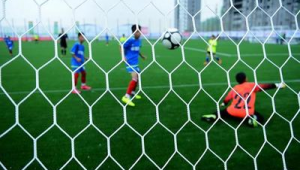 足球半职业球员挣钱多吗