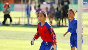 女生踢足球需要防晒吗？全方位解析防晒对足球场上女生的重要性