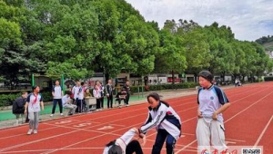 跳远算径赛吗与足球：运动项目的别样探讨