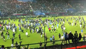 印尼足球踩踏事件涉及的是哪两支球队