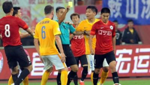 球员真的能彻底远离足球？那些萦绕心头的绿茵往昔与羁绊