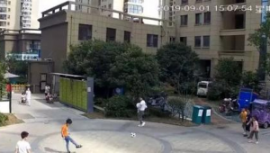 小区里能否踢足球？场地、规则、影响因素全解析