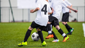 青岛出租车司机踢足球吗