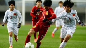 哪年的足球运动员比较厉害？