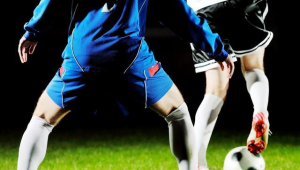 男生踢足球，练手臂对提升球技真的有必要吗？