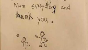 妈妈不给孩子踢足球犯法吗?探讨这一育儿争议背后的法律界限