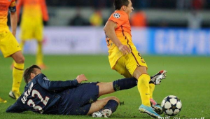 足球射门踢到自己是否算犯规,这些情况你要知道