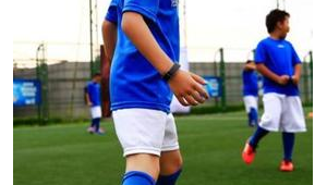 足球运动员是否也热衷看球？背后原因引人深思