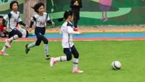 足球比赛中堵球门这一行为是否可行探讨