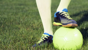 踢足球会影响腿短吗？真相究竟如何