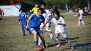 学校里女生能带足球吗？探究校园足球对女生的接纳与发展