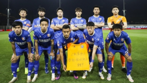 邓卓翔效力过的足球队

说明：因为不太明确具体需求，这样的标题直接表明了主题是关于邓卓翔效力的足球队 。如果需要更有创意的，可根据实际情况进一步调整，比如：邓卓翔曾效力的那些足球队  。