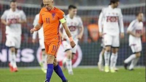 当顶级足球教练门槛低吗