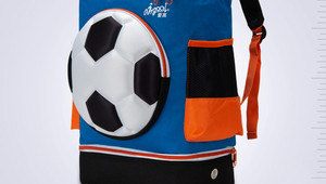 女生的球鞋背包能装足球吗？答案在这里揭晓
