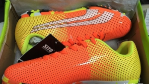 女款足球鞋颜值大比拼,哪双才是你的心头好?