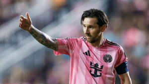 字母哥其实喜欢踢足球吗